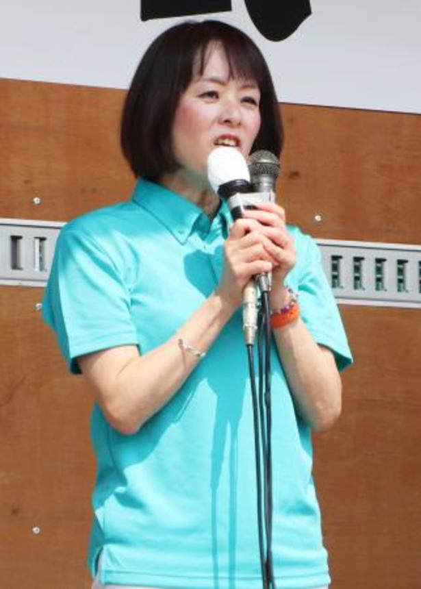 　参院選が公示され、第一声を上げる自民党の元衆院議員杉田水脈氏＝３日午前、山口市
