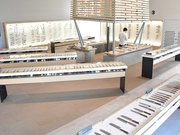 豊富な包丁やナイフが並ぶ刃物直売所の岐阜関刃物会館