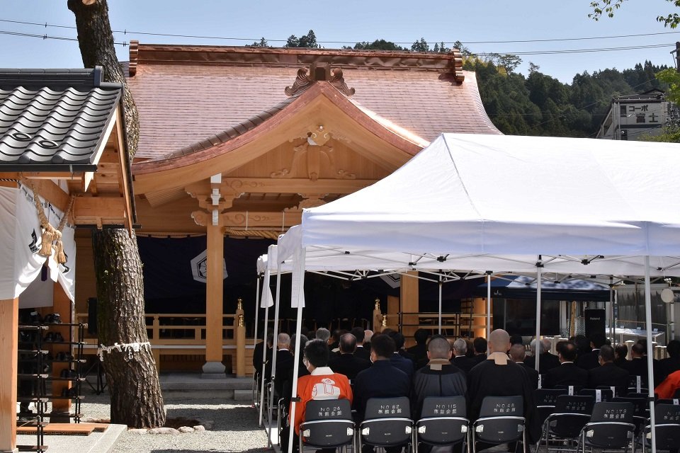 完成した出雲大社飛騨教会の社殿＝下呂市森