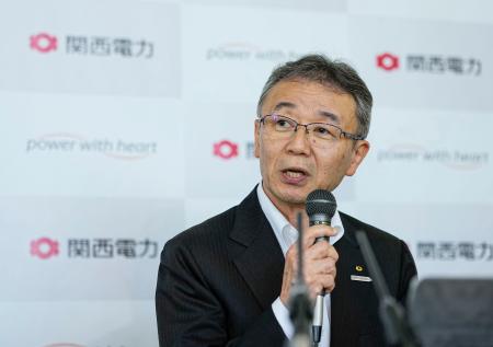 　記者会見する関西電力の森望社長＝２２日午後、大阪市北区