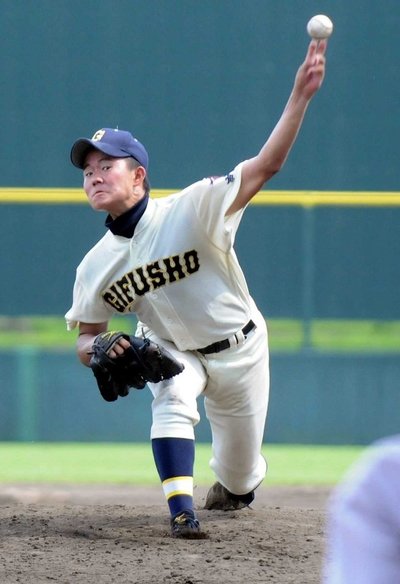 威力ある直球で市岐阜商のエースとして活躍した長男千一郎さん＝大垣北