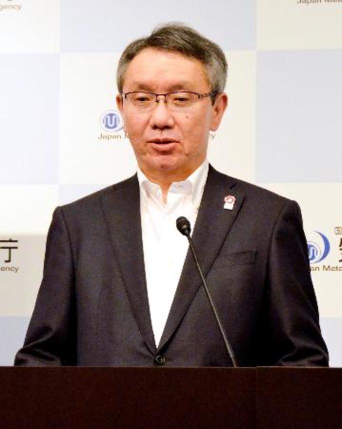 　記者会見する気象庁の野村竜一長官＝１３日午後、気象庁