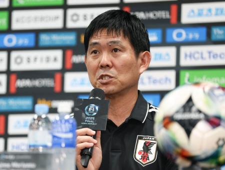 　サッカー東アジアＥ―１選手権の開幕を前に、記者会見する森保監督＝６日、龍仁（共同）