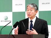 　記者会見する原子力規制委の山中伸介委員長＝１日午後、東京都港区