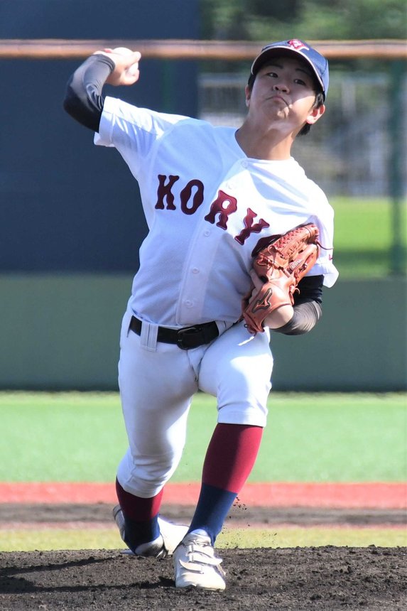 土岐紅陵×岐阜城北＝力投する土岐紅陵の先発吉野＝ＫＹＢ