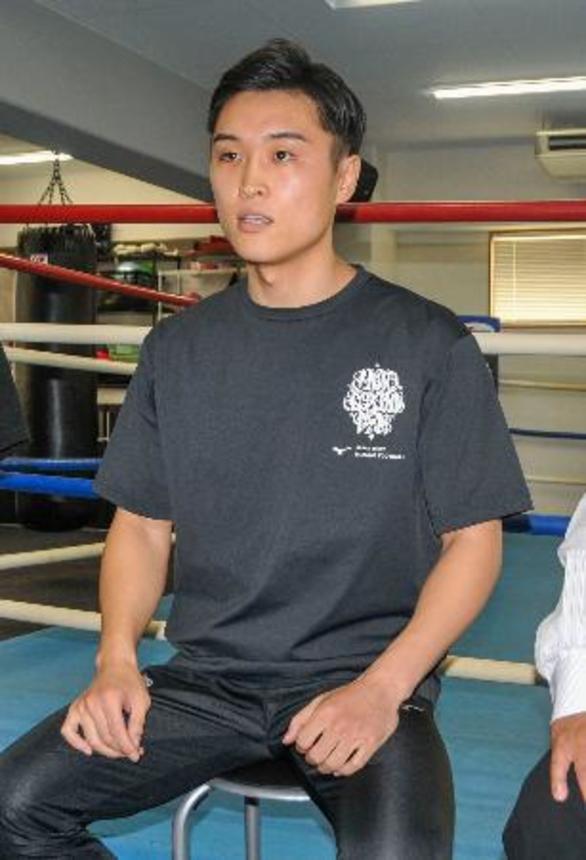 　現役続行を表明するＩＢＦバンタム級前王者の西田凌佑＝１９日、大阪市住吉区