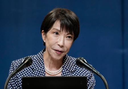 　Ｇ７サミットを終え、記者会見する高市首相＝１７日、フランス東部アルシャン（共同）