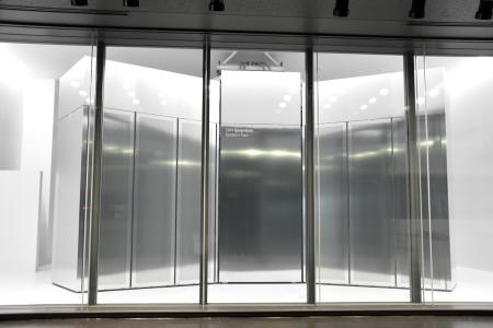 　理化学研究所計算科学研究センターで本格稼働したＩＢＭの量子コンピューター＝２２日午後、神戸市中央区