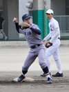 自ら守備を実践し、手本を示す齋藤來音
