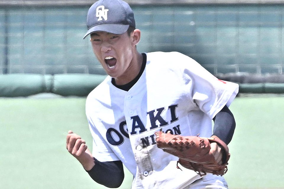 最後の打者を抑えて歓喜する大垣日大のエース山田