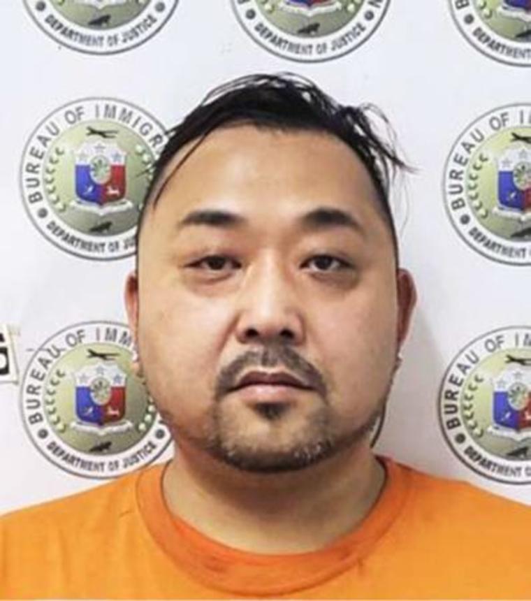 　小島智信被告（フィリピン入国管理局提供）