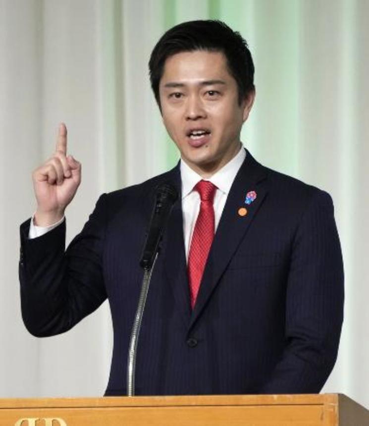 　日本維新の会の党大会であいさつする吉村代表＝３月、東京都内のホテル