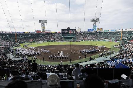 　昨年８月の全国高校野球選手権大会の開会式＝甲子園球場