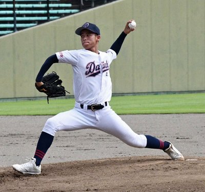 継投で5回2安打無失点の好投で継続試合の逆転勝ちをもたらした1年生左腕田口碧人