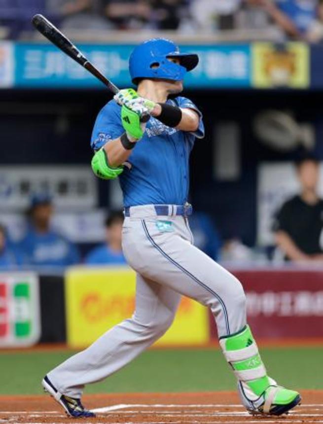 　１回日本ハム無死一塁、清宮幸が右越えに先制２ランを放つ＝京セラドーム