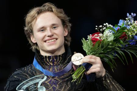 　男子で優勝したイリア・マリニン＝セントルイス（ＡＰ＝共同）