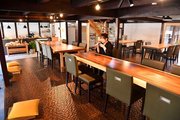 御嶽宿の古民家を改装した「かしわ屋」。歴史的資源を生かしたまちづくりが始まっている＝可児郡御嵩町御嵩