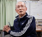 　高羽奈美子さんが殺害された事件の容疑者が逮捕され、報道陣の取材に応じる夫の悟さん＝３１日夜、名古屋市