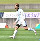 藤枝×ＦＣ岐阜＝後半途中から出場し、ハットトリックを決めたＦＣ岐阜のＦＷ藤岡＝藤枝総合運動公園サッカー場