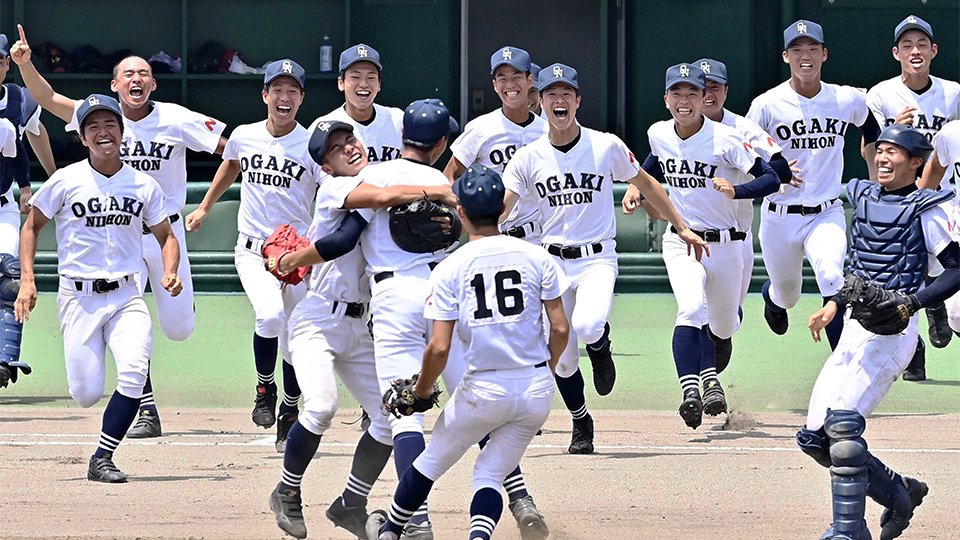 県独自大会を制した大垣日大ナイン＝２０２０年８月、岐阜市長良福光、長良川球場