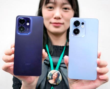 　中国スマートフォン大手ＯＰＰＯの日本法人が発表したスマホ「Ｒｅｎｏ　１３Ａ」