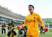 　東京Ｖに競り勝ち、雄たけびを上げる鹿島・ＧＫ早川＝味スタ