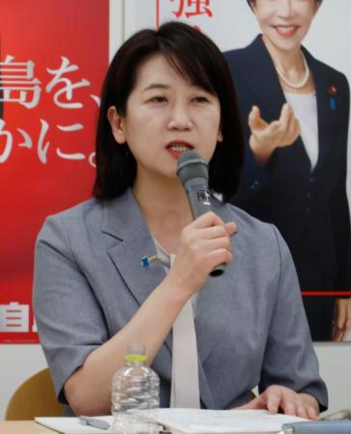 　記者会見する自民党大阪府連会長の松川るい参院議員＝２６日午後、大阪市