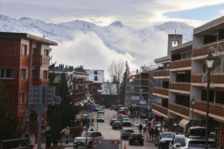 　スイス南部クランモンタナの中心部＝２日（共同）