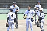 大垣日大×帝京大可児＝４回表、マウンドで厳しい表情をみせる帝京大可児の加藤大和＝長良川