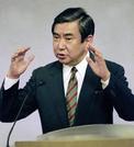 　１９９３年８月、従軍慰安婦問題について談話を発表する河野洋平官房長官＝首相官邸