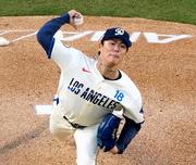　エンゼルス戦に先発し、８回１失点で６勝目を挙げたドジャース・山本＝ロサンゼルス（共同）