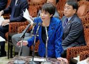 　衆院予算委の集中審議で答弁する高市首相＝１１日午前