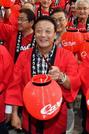 　プロ野球広島のリーグ優勝を祝う「ちょうちん行列」に参加した池谷公二郎さん＝２０１６年９月、広島市