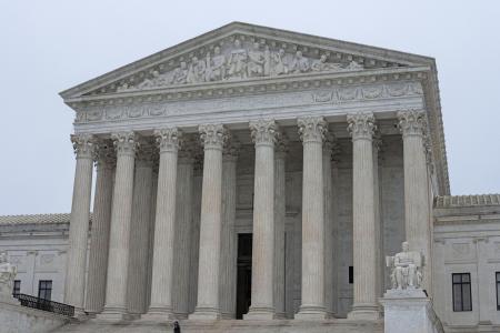 　米連邦最高裁＝２月、ワシントン（ゲッティ＝共同）