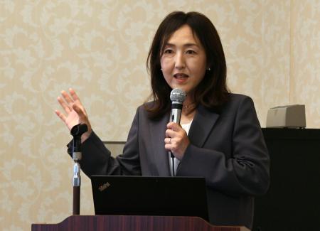 　猿橋賞に決まり、記者会見する今田由紀子さん＝２０日午後、東京都千代田区