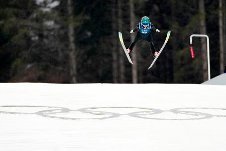 　ラージヒルで調整する伊藤有希＝プレダッツォ（共同）