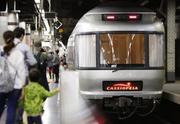　ツアー専用列車として復活した寝台特急カシオペアの客車＝２０１６年６月、ＪＲ上野駅