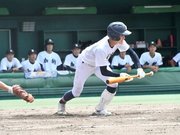 大垣商×加納＝２回裏大垣商、犠打を決める河瀬＝長良川