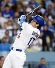 　メッツ戦の３回、右前打を放つドジャース・大谷＝ロサンゼルス（共同）