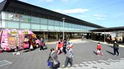 県内外からの客でにぎわう道の駅「パレットピアおおの」。２０１８年のオープンから約１４０万人が訪れた＝大野町下磯