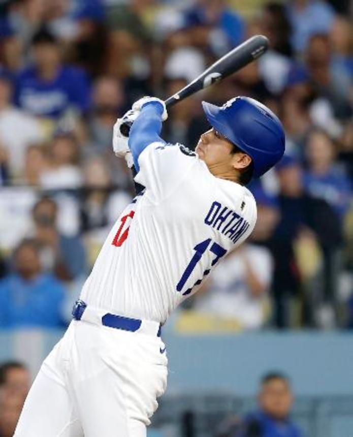 　メッツ戦の３回、右前打を放つドジャース・大谷＝ロサンゼルス（共同）