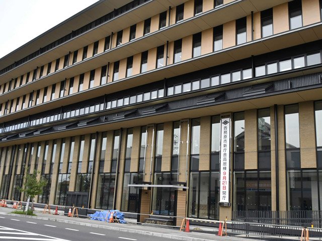 ９月２１日から供用を開始する新庁舎高層棟の外観