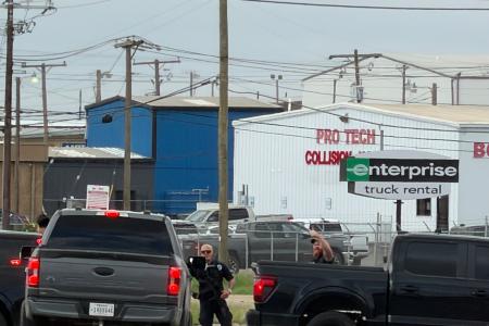 　銃撃事件があった現場＝１２日、米南部テキサス州ミッドランド（ＡＰ＝共同）