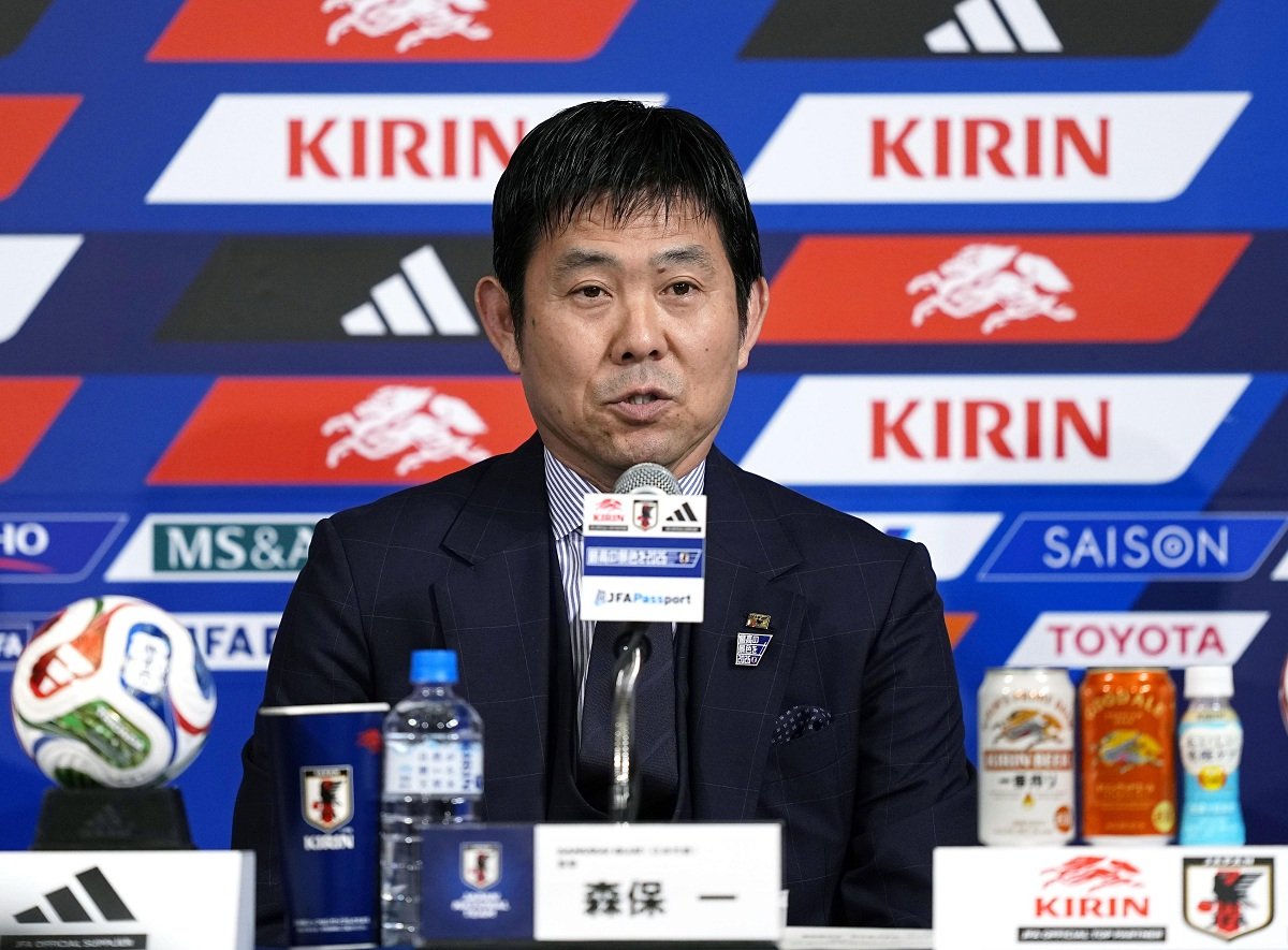 サッカーＷ杯北中米３カ国大会の日本代表メンバー発表記者会見に臨む森保一監督＝１５日、東京都内