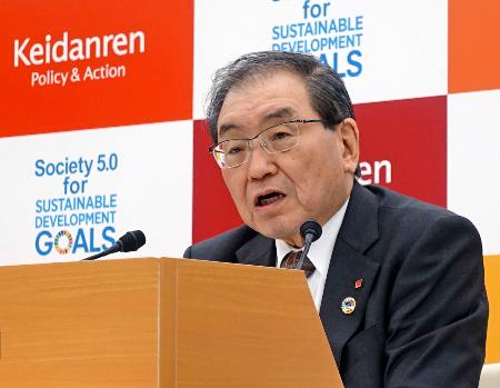 　記者会見する経団連の十倉雅和会長＝２２日午後、東京都千代田区