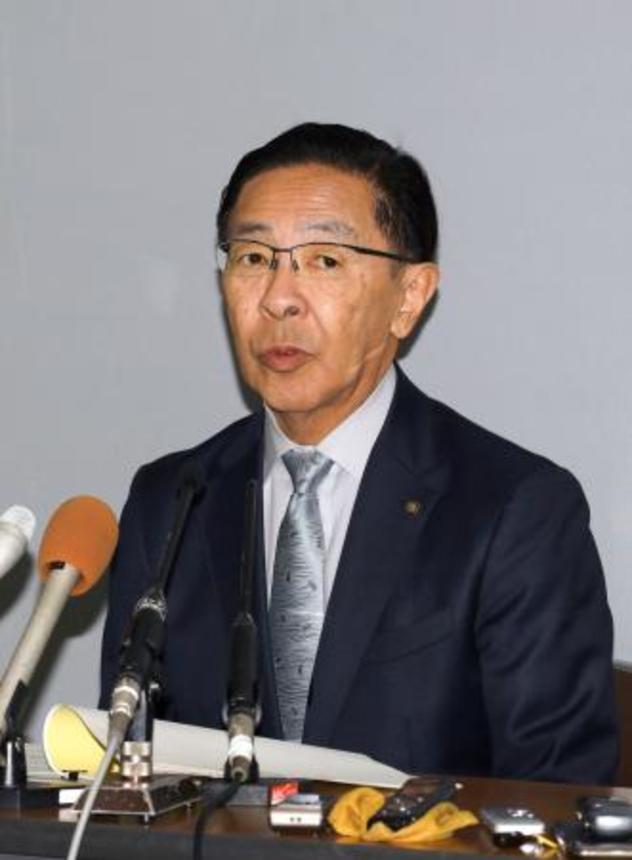 　記者会見で京都府知事選への立候補を正式表明した西脇隆俊知事＝１０日午前、京都市上京区