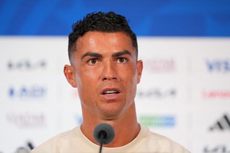 　決勝トーナメント２回戦のスペイン戦を前に記者会見するポルトガルのロナルド＝５日、ダラス競技場（ＡＰ＝共同）