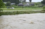 大雨で一時はん濫した土岐川＝２日午後４時２２分、瑞浪市釜戸町
