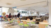 席数を増やしてゆったりくつろげるフードコート＝関市下有知、長良川サービスエリア