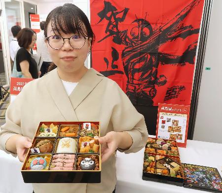 　高島屋が仮面ライダーとコラボした「推し活」のおせち